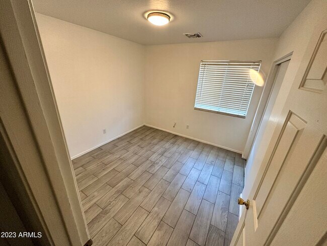 Building Photo - 3214 W Alta Vista Rd