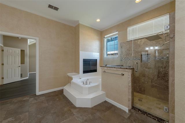 Building Photo - 3704 Roxbury Ln