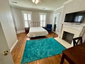 Building Photo - 1439 6th Avenue