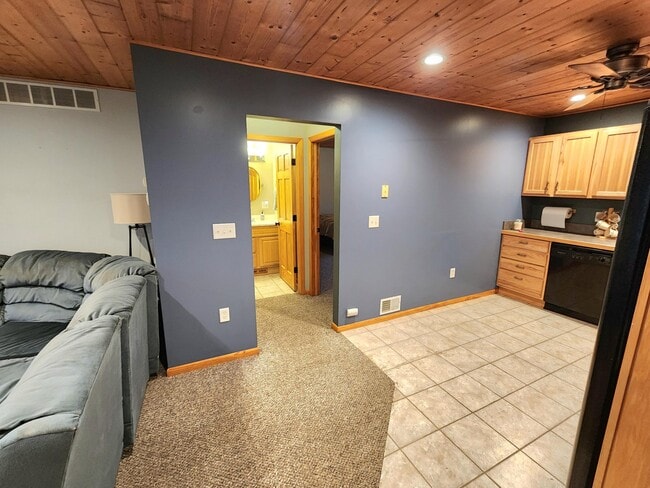 Building Photo - 6039 Morris Lake Rd