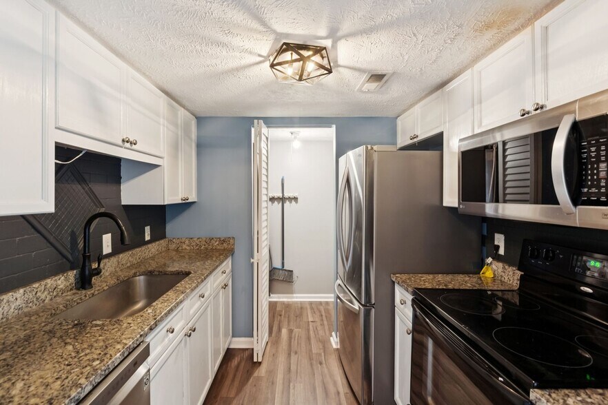 Primary Photo - 420 Elysian Fields Rd