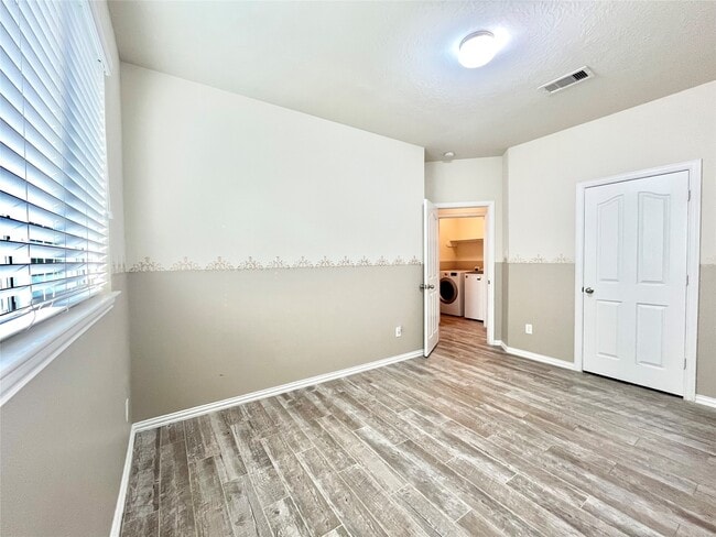 Building Photo - 10803 Marigold Glen Way