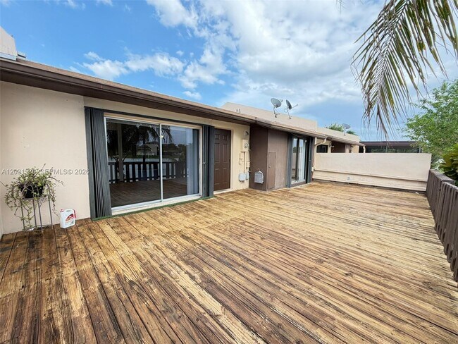 Building Photo - 11760 SW 123rd Ave