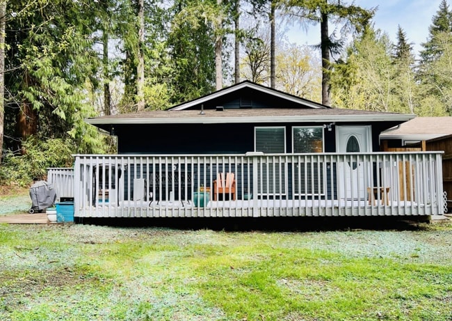 Building Photo - Modern Woodland Retreat in the Heart of Gig Harbor