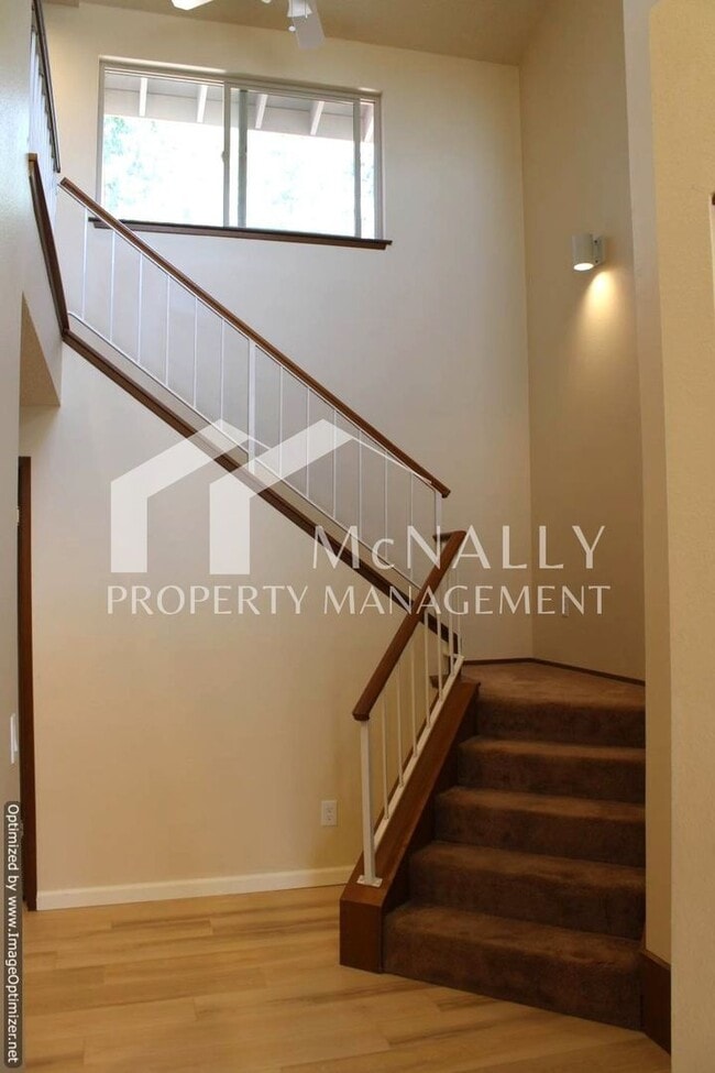 Building Photo - Spacious 3-Bedroom Condo with Detached 1-C...