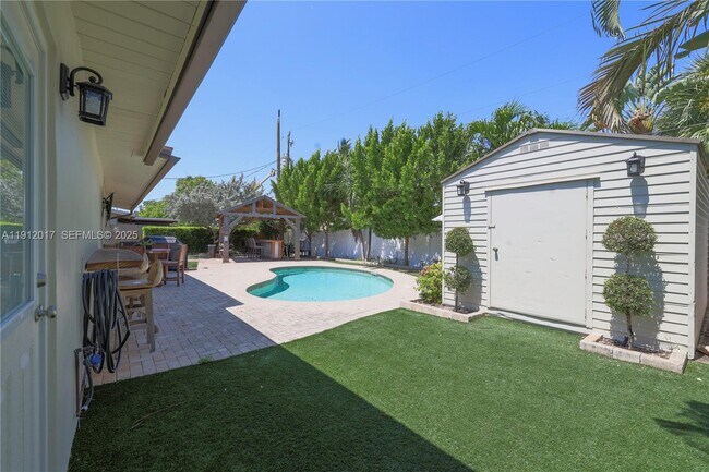 Building Photo - 1311 NE 26th Terrace