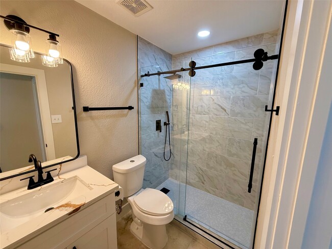 Building Photo - 3819 Banks Ridge Ln