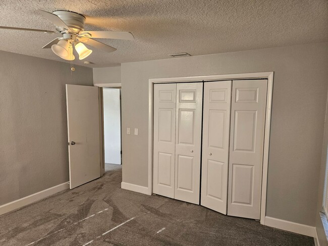 Building Photo - Stunning Jungle Terrace Oasis: Renovated 4...