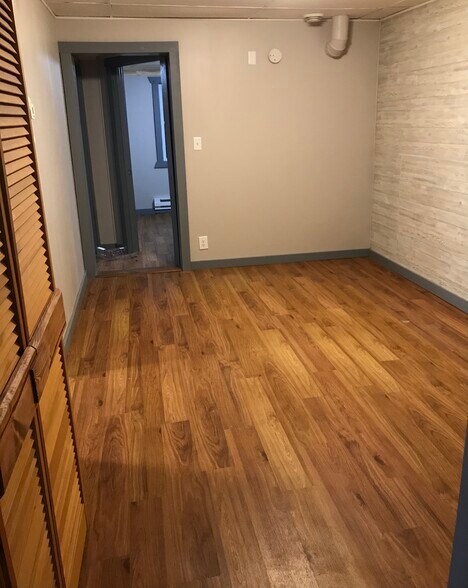 Building Photo - 603 12 St NW