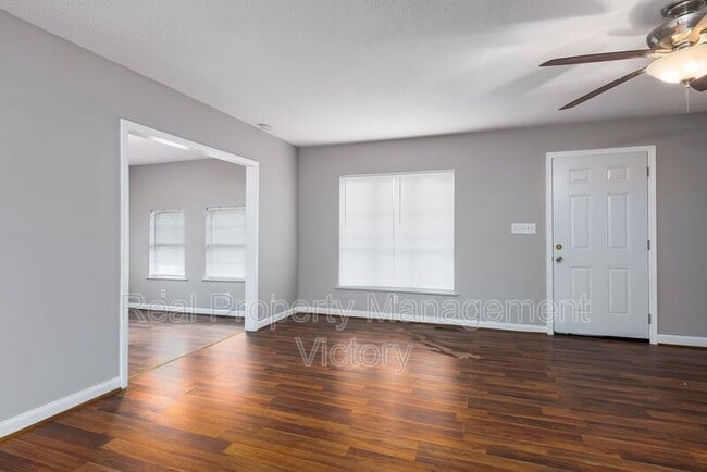 Building Photo - 340 Chapel Cir