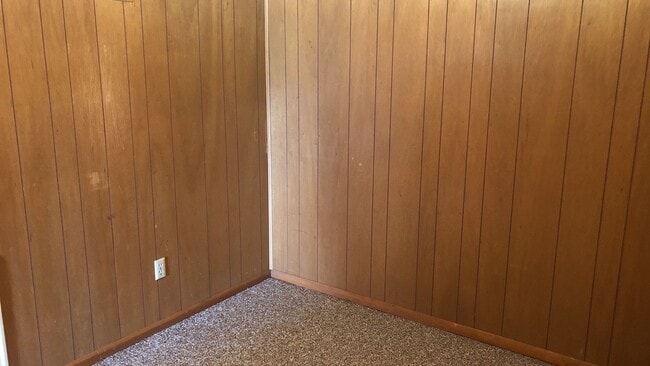 Building Photo - 468-470 NE Maiden Lane