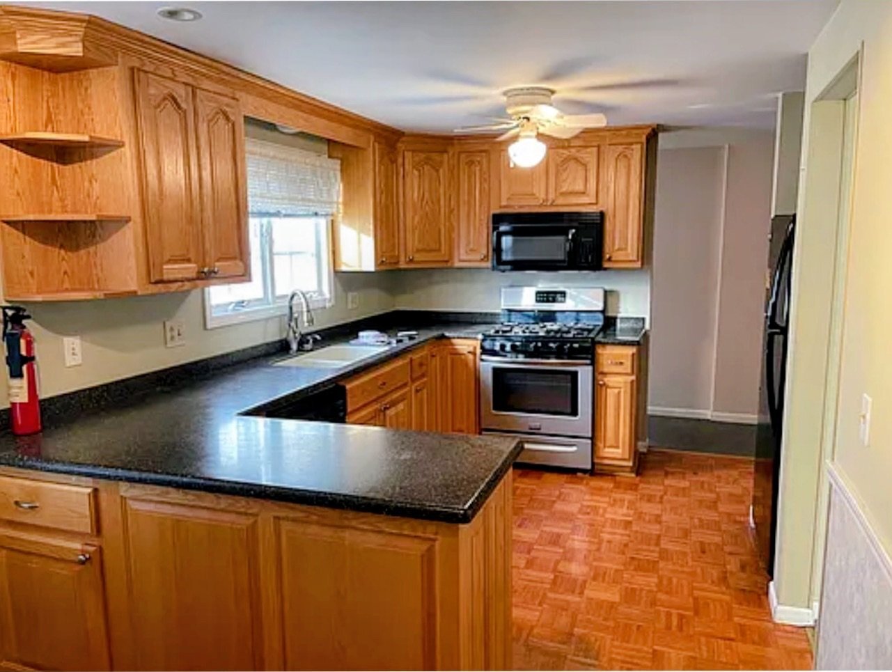 Building Photo - 127 Fairgreen Dr