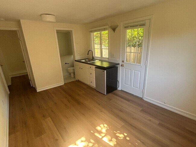 Building Photo - Beautiful North Berkeley 4-Bedroom