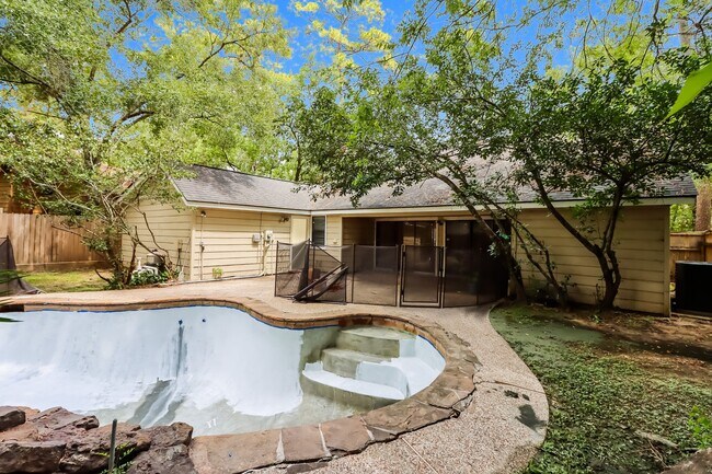 Building Photo - 334 Cypresswood Dr