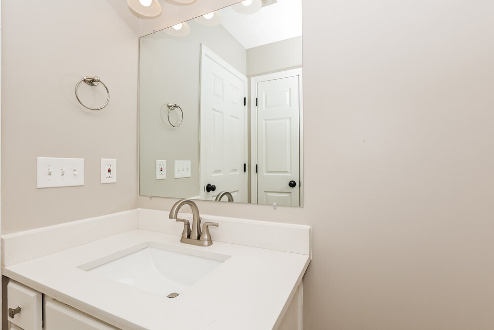 Building Photo - 6713 Ascot Dr