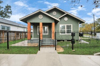Building Photo - 4102 Engelke St