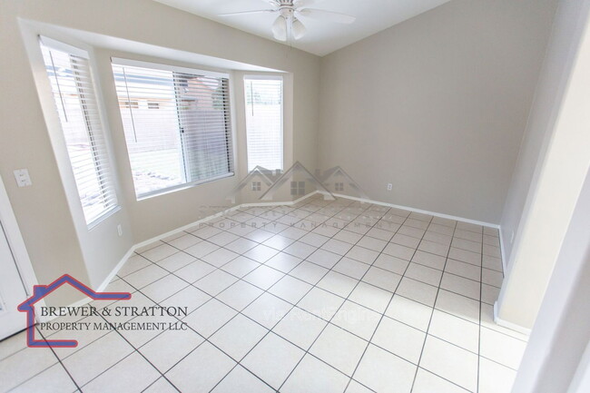 Building Photo - 1431 E Encinas Ave