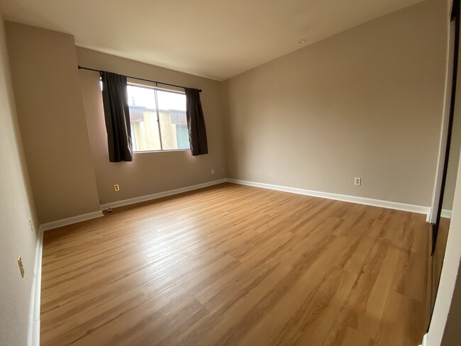 3rd bedroom - 2022 Delaware Ave