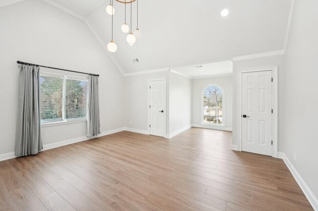 Building Photo - 1600 Spring Arbor Ct