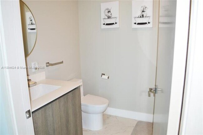 Building Photo - 17550 Collins Ave