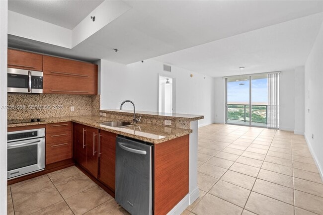 Building Photo - 2681 N Flamingo Rd