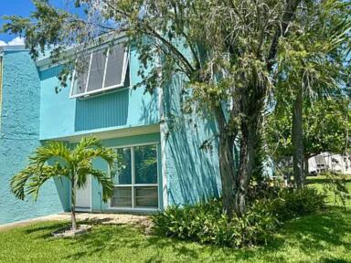 Building Photo - 802 Shorewinds Dr