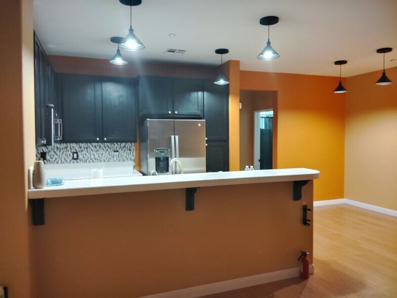 Building Photo - 2727 Hazelnut Ct