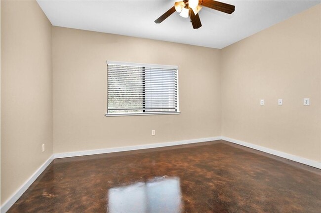 Building Photo - 3129 Molly Dr