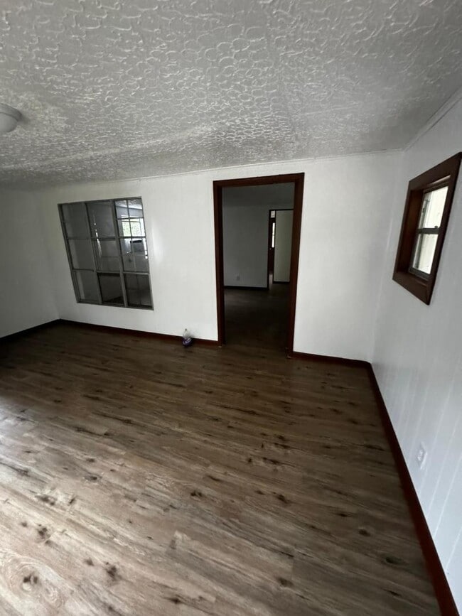 Building Photo - 106 Slater Ln