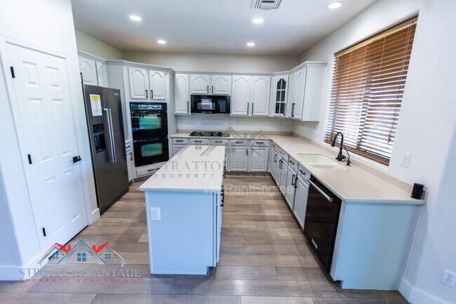 Building Photo - 14616 W Windward Ave