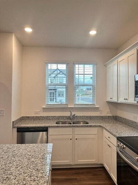 Building Photo - 214 Banner Rd