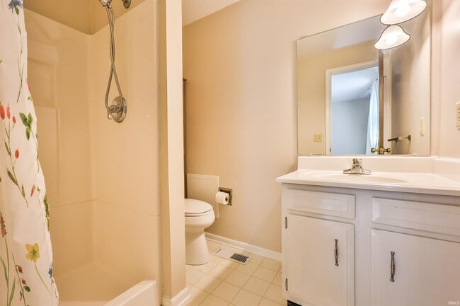 Building Photo - 7104 Tanbark Ln