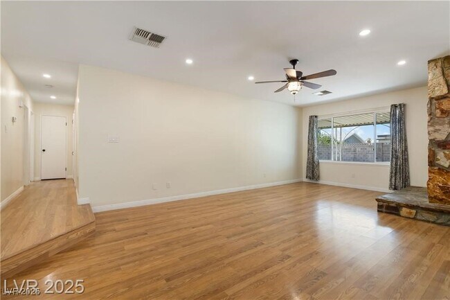 Building Photo - 7213 Lakeland Ct