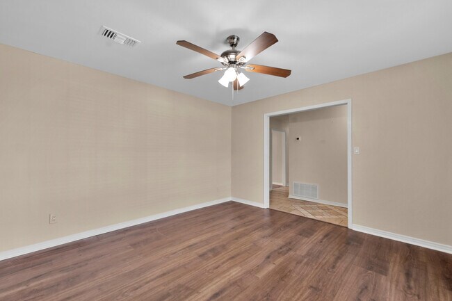 Building Photo - 7710 Charter Oaks Dr
