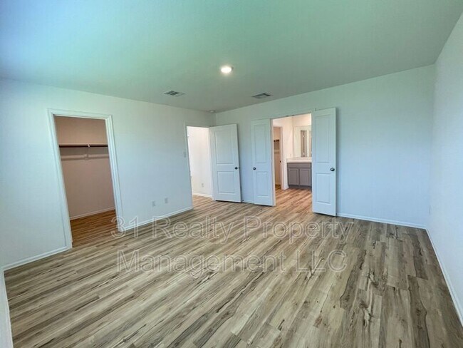 Building Photo - 3219 Aster Mdw Wy