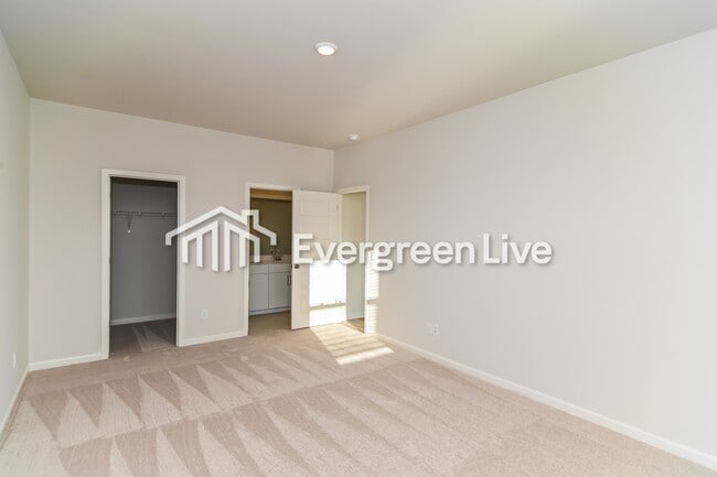 Building Photo - 644 Shoemaker Ln