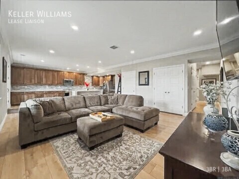 Building Photo - 939 Melting Snow Way