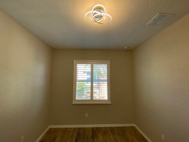 Building Photo - 183 Monterey Bay Dr