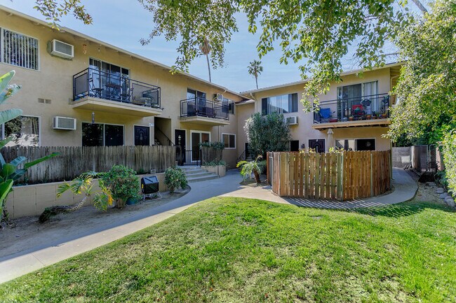 Building Photo - 585 N Hill Ave