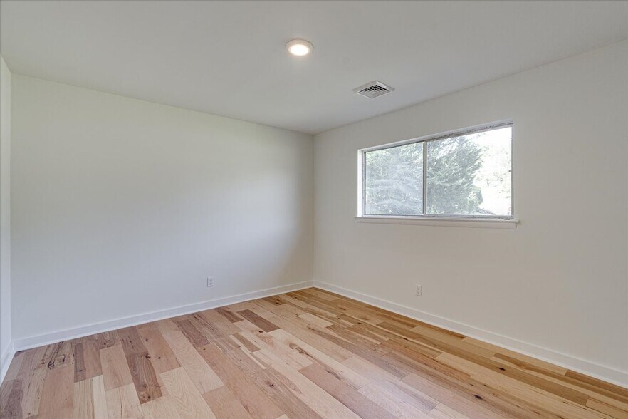 Building Photo - 304 Talley Ter