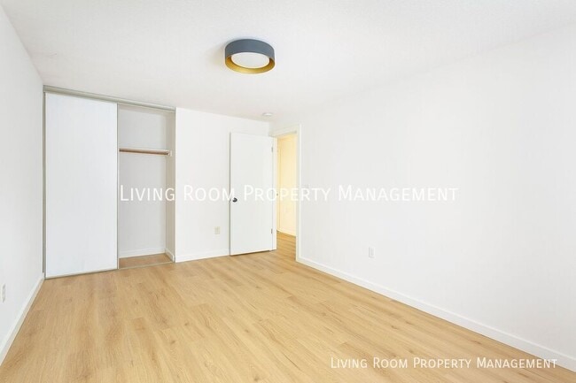 Building Photo - 3822 SE 62nd Ave