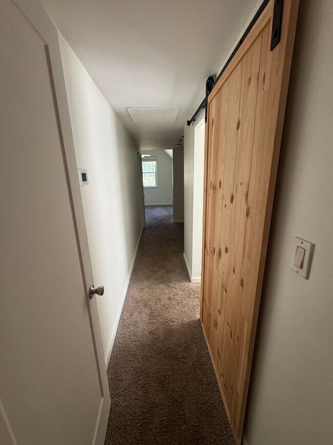 Building Photo - 207 Edgemont Ave