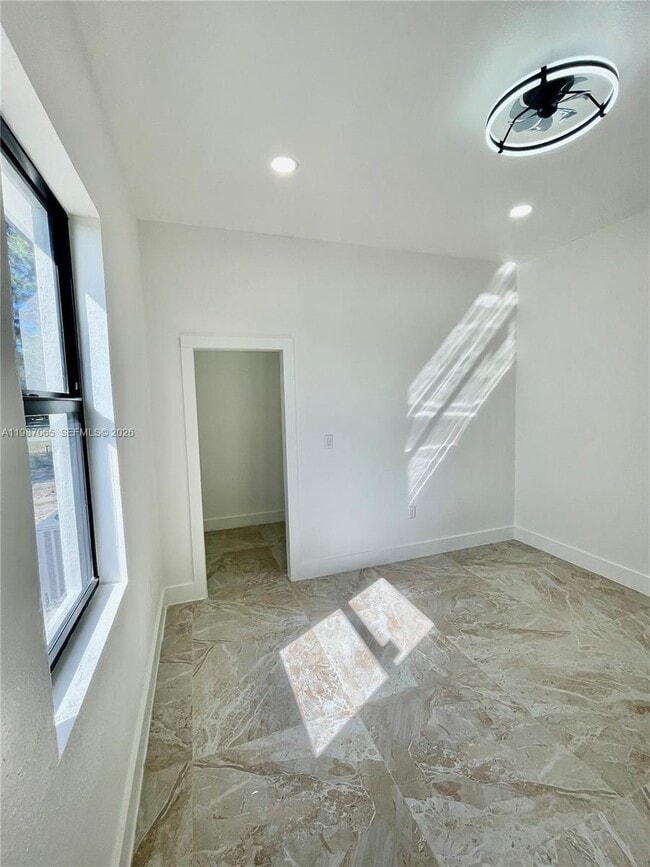 Building Photo - 435 N Quebrada St