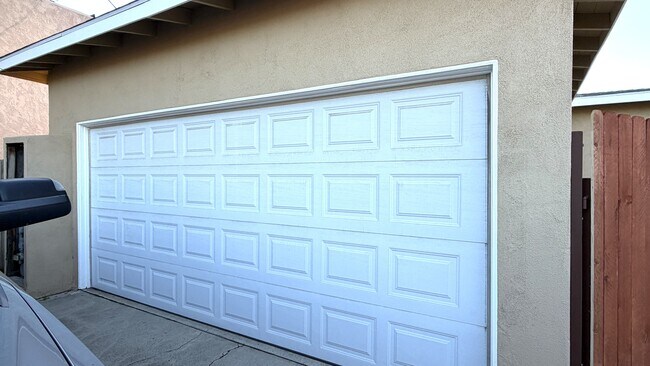 Building Photo - 3590 Cedar Ave