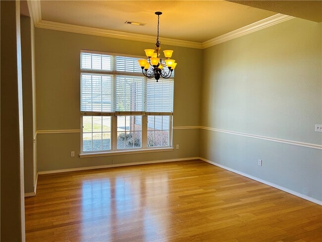 Building Photo - 15 Mills Dr