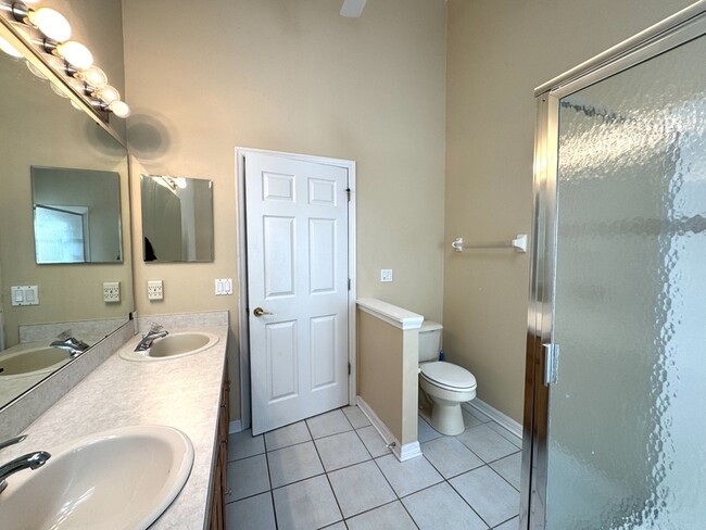 Building Photo - 4952 Hook Hollow Cir