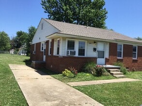 Building Photo - Completely remodeled 1 bedroom, 1 bath duplex! Half off on the first month!
