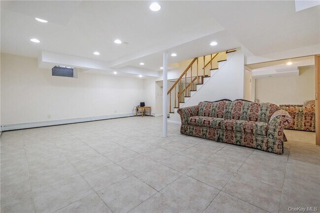 Building Photo - 43 Palmer Ave