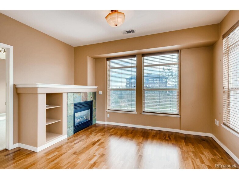 Building Photo - 10176 Park Meadows Dr