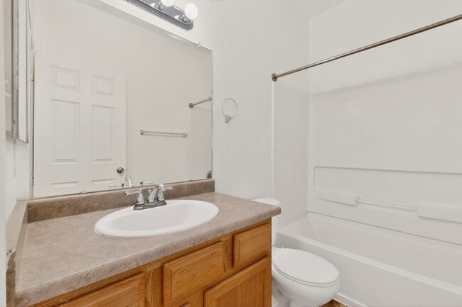 Building Photo - 4200 Ridgeway Ct